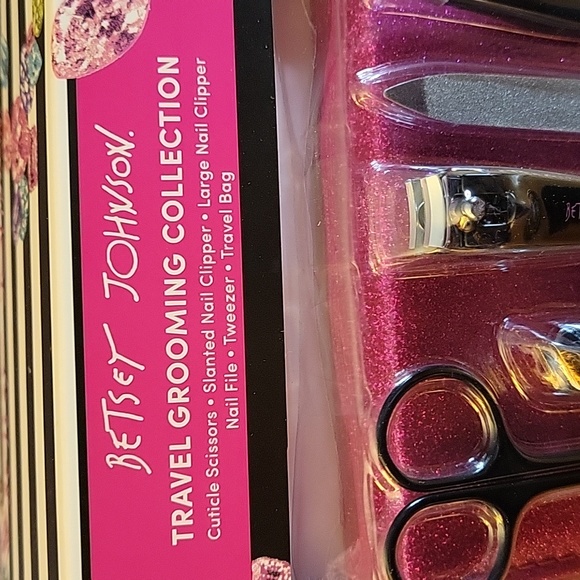 Betsy Johnson Travel Collection NWT - Picture 4 of 4